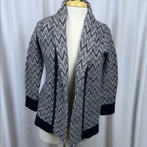 Banana Republic Italian Yarn Sweater in Navy and White, Large